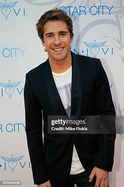 Hugh Sheridan arrives for an exclusive Bon Jovi concert at Star City on December 15, 2010 in Sydney, Australia.