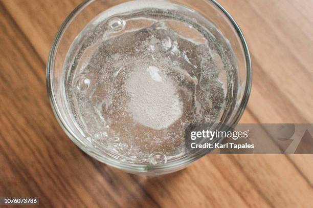 Dissolving Table Dissolving Tablet Photos and Premium High Res Pictures - Getty Images