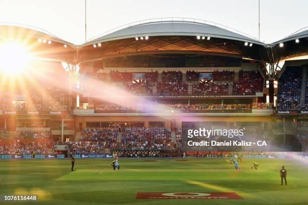 General view of play is seen during the Big Bash League match between the Adelaide Strikers and the Sydney Thunder at Adelaide Oval on December 31,...