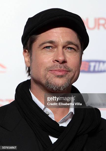 Brad Pitt attends "The Tourist" premiere at The Space Cinema on December 15, 2010 in Rome, Italy.