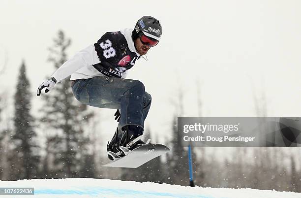 Seth Wescott of the USA descends the course during Snowboard Cross Qualification at the LG Snowboard FIS World Cup on December 15, 2010 in Telluride,...