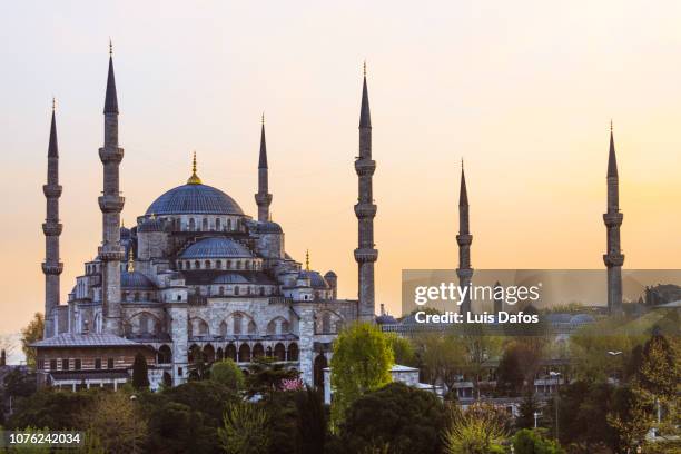 blue mosque at sunset - minaret stock pictures, royalty-free photos & images