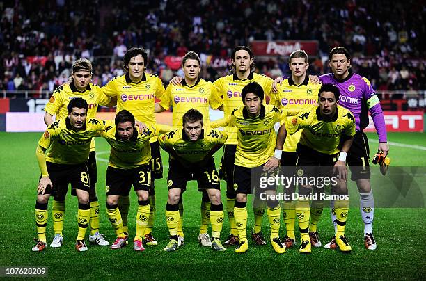 Borussia Dortmund players pose for the photographers prior the UEFA Europa League group J match between Sevilla and Borussia Dortmund at Estadio...