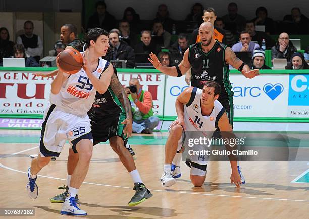 Emir Preldzic of Fenerbahce Ulker Istanbul in action during the 2010-2011 Turkish Airlines Euroleague Regular Season Date 9 game between Montepaschi...