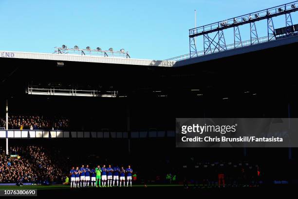 The Everton team line up before the Premier League match between Everton FC and Leicester City at Goodison Park on January 1, 2019 in Liverpool,...