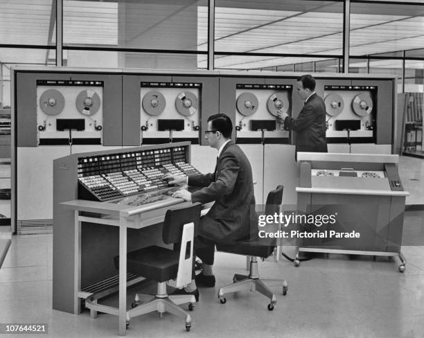 1960s Computer Programmer 228 1960 Computer Stock Photos, High-Res Pictures, and Images - Getty ...