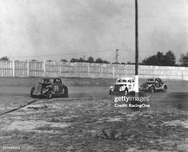 Modified Racing 1950 4,719 Nascar Modified Racing Stock Photos, High-Res Pictures, and ...