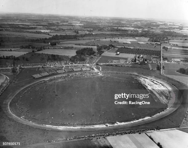 As this aerial photo shows, the Langhorne Speedway was a true oval with no actual straightaways. The track was dubbed by many as ÒThe Big Left Turn.Ó