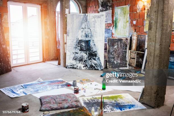 kunst is mijn leven - kunstatelier stockfoto's en -beelden