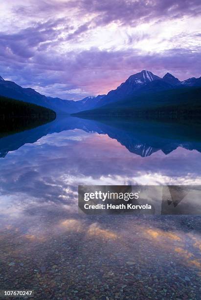 grand vista of nature's colors in a national park. - lac bowman photos et images de collection