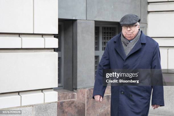 Jerome R. Corsi 16 Jerome R Corsi Stock Photos, High-Res Pictures, and Images - Getty ...