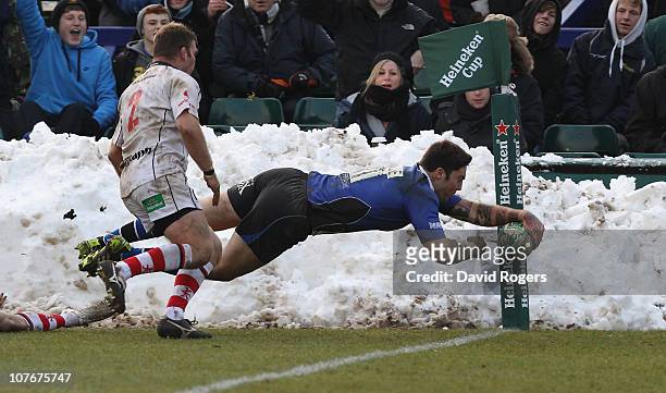 Matt Banahan of Bath dives to score a try during the Heineken Cup pool 4 match between Bath and Ulster at the Recreation Ground on December 18, 2010...