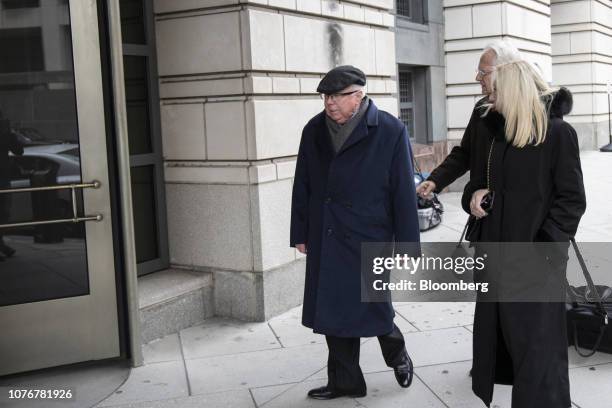 Jerome R. Corsi 16 Jerome R Corsi Stock Photos, High-Res Pictures, and Images - Getty ...