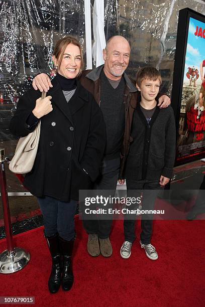 Amanda Pays, Corbin Bernsen and Finley Bernsen at 20th Century Fox's Premiere of 'Gulliver's Travels' at Grauman's Chinese Theatre on December 18,...