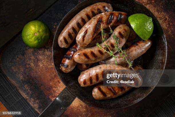 salsichas grelhadas - sausage - fotografias e filmes do acervo