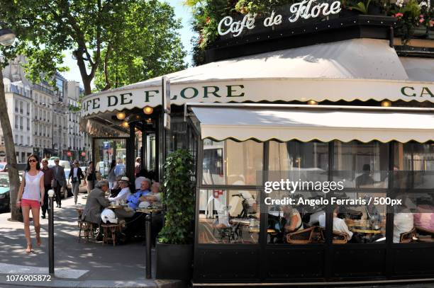 photo by: angelo ferraris / 500px - cafe de flore photos et images de collection