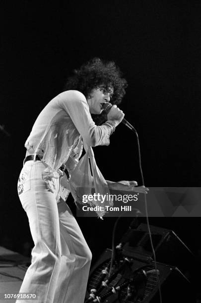 Singer-frontman Dan McCafferty of Scottish hard-rock band Nazareth performs at the Omni Coliseum on February 6, 1976 in Atlanta, Georgia.