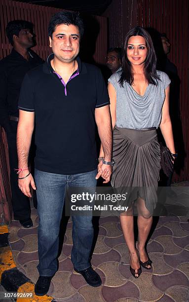 Sonali Bendre with husband Goldie Behl arrives at Sohail Khan's 40th birthday bash at Aurus in Mumbai