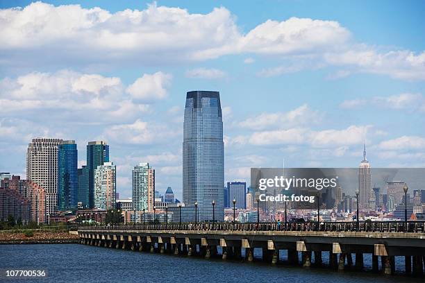 usa, new jersey, jersey city, promenade, skyline in background - metlife building stock pictures, royalty-free photos & images