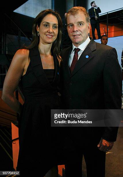Fernanda Venturini and volleyball coach Vernardo Rezende pose for photographers during the Brasil Olimpico Awards at Theatre of MAM on December 20,...