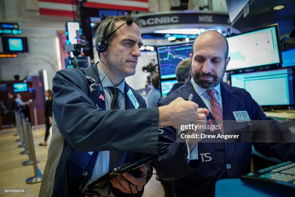 Stock Markets Open One Day After Steep Drop Over Apple's Revised Forecast