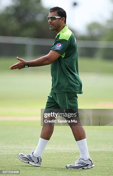 Waqar Younis, Coach of Pakistan watches the team during a Pakistan training session at Colin Maiden Park on December 21, 2010 in Auckland, New...