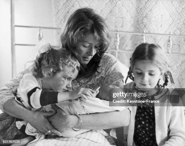 Actress Vanessa Redgrave And her Children Natasha, Joely And Carlo Gabriel