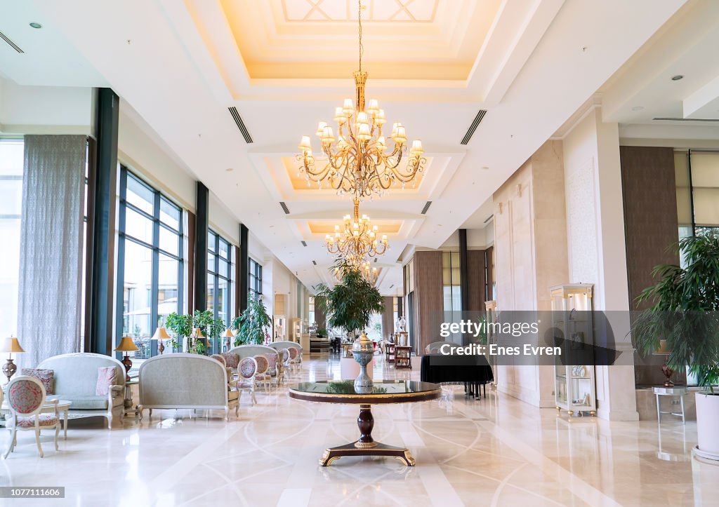 Luxuriöse Fünf-Sterne-Hotellobby