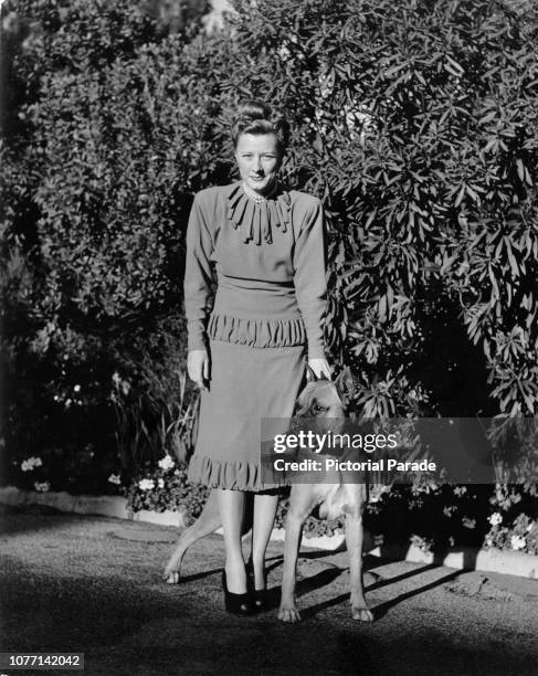 Irene Rousr 45 Irene Dunn 1935 Photos et images haute résolution - Getty Images