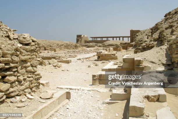 saqqara archaeological zone, egypt - saqqara fotografías e imágenes de stock