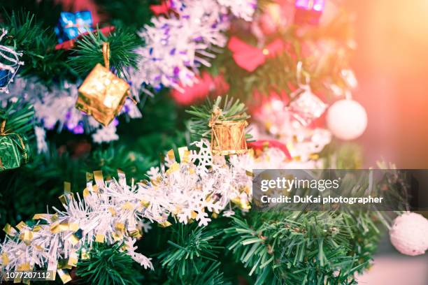 christmas tree - tinsel stock pictures, royalty-free photos & images