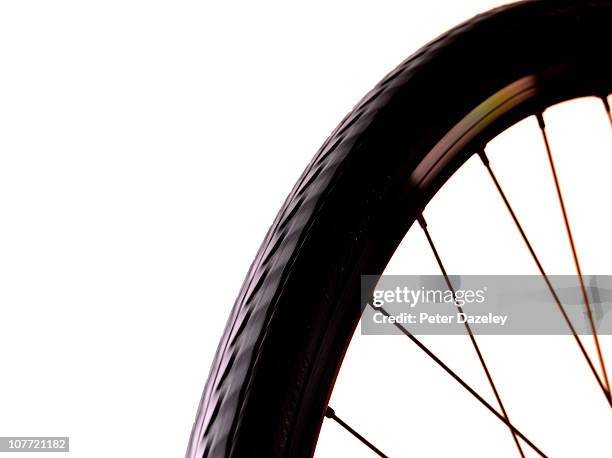 bicycle wheel on white with copy space - roue de velo photos et images de collection