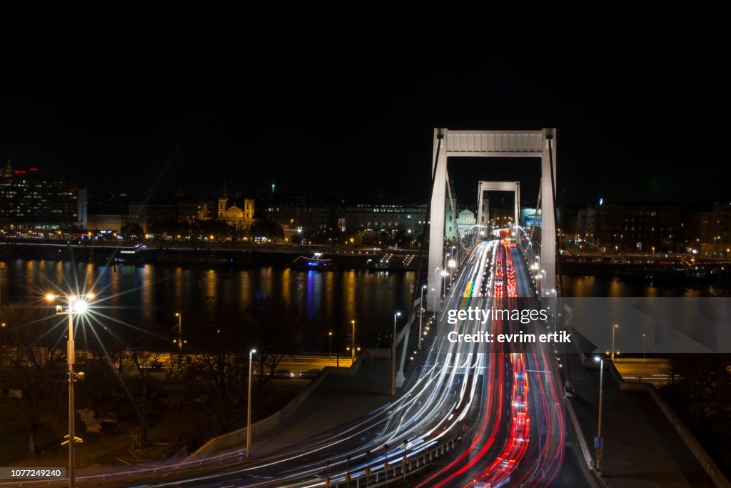 Traffic at Elisabeth Bridge at night