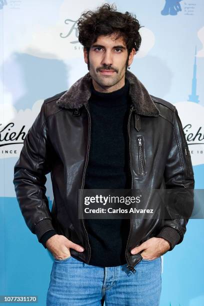 Actor Tamar Novas attends 'Redondea Sonrisas' campaign party at Kiehl's boutique on December 04, 2018 in Madrid, Spain.