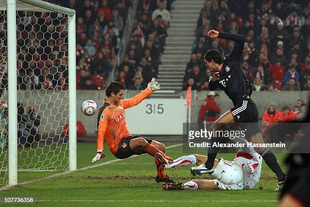 Mario Gomez of Muenchen scores the second team goal during the DFB Cup last 16 match between VfB Stuttgart and FC Bayern Muenchen at Mercedes-Benz...