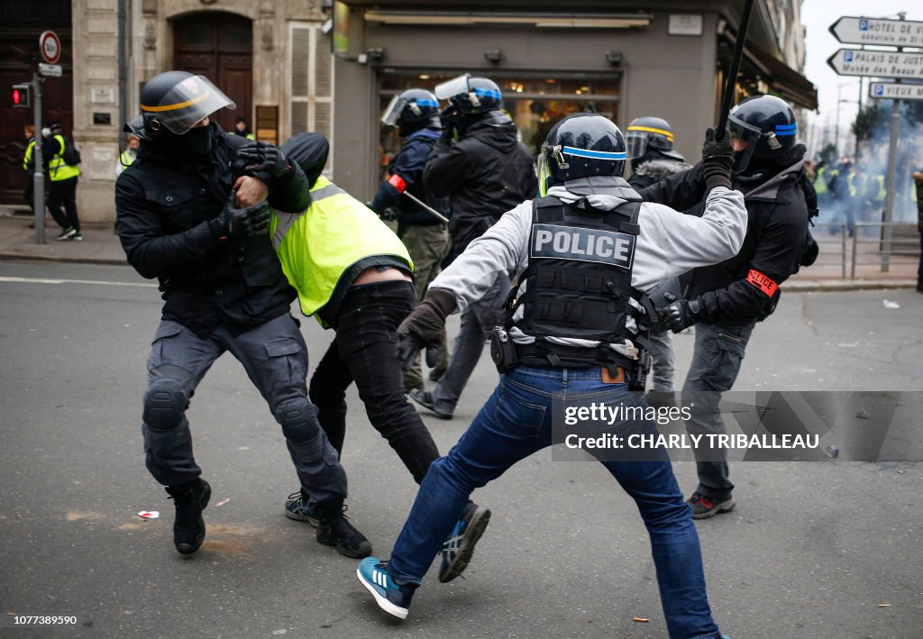 FRANCE-POLITICS-SOCIAL-PROTEST
