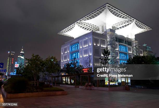 shanghai urban planning exhibition at night - shanghai urban planning exhibition center stock pictures, royalty-free photos & images