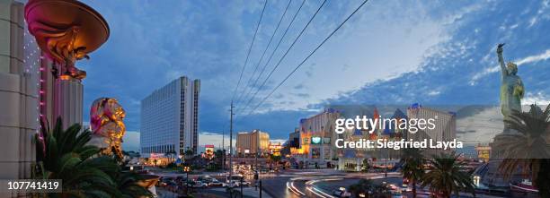 las vegas boulevard - new york new york hotel las vegas stock pictures, royalty-free photos & images