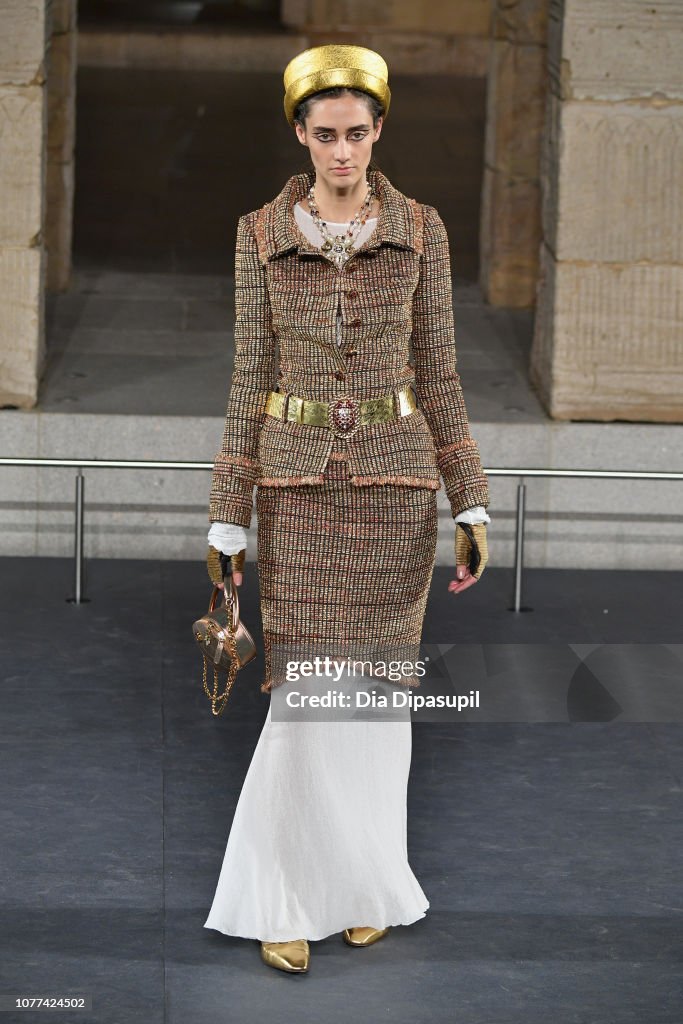 Chanel Metiers D'Art 2018/19 Show - Runway