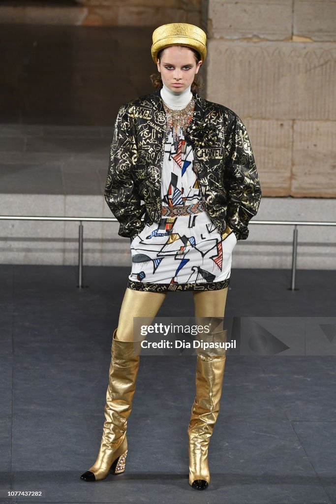 Chanel Metiers D'Art 2018/19 Show - Runway