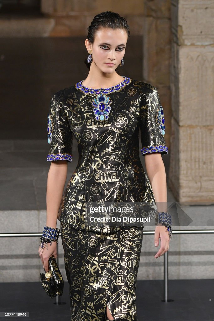 Chanel Metiers D'Art 2018/19 Show - Runway