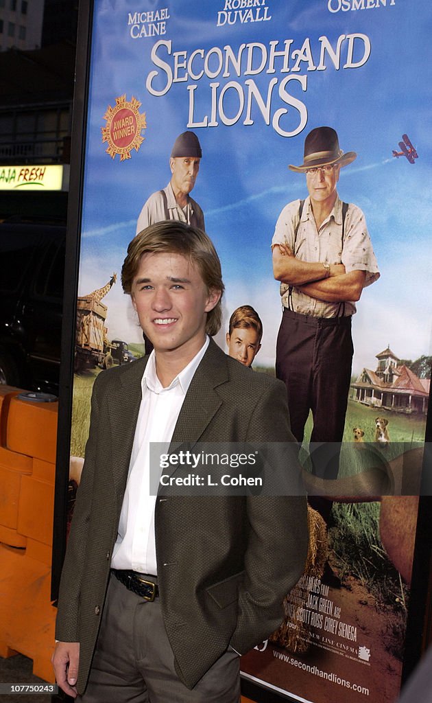 Haley Joel Osment during Secondhand Lions Premiere - Red Carpet at  News Photo - Getty Images