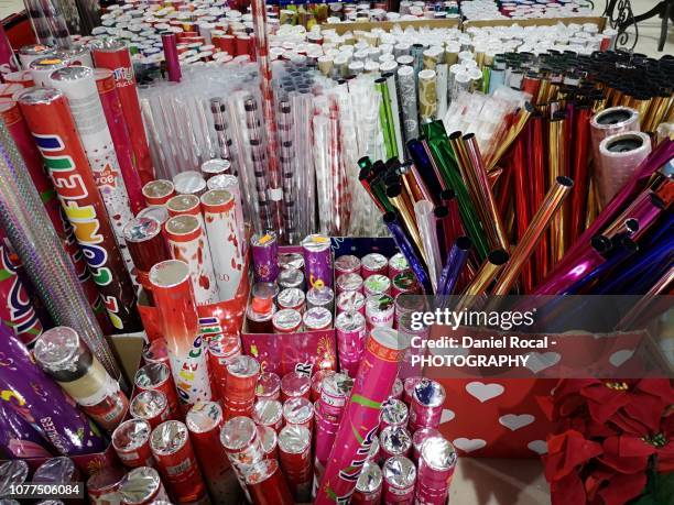 wrapping papers - gift wrapping store stock pictures, royalty-free photos & images