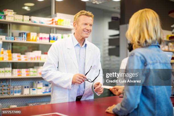 Lab Costumer 365 Pharmacist Lab Coat Stock Photos, High-Res Pictures, and Images ...