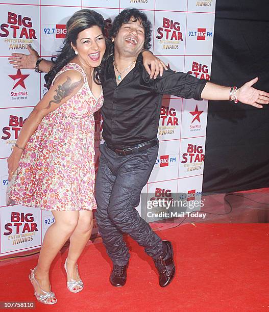 Hard Kaur and Kailash Kher at BIG STAR Entertainment Awards '10' at Bhavan's Ground, Andheri on December 21, 2010.