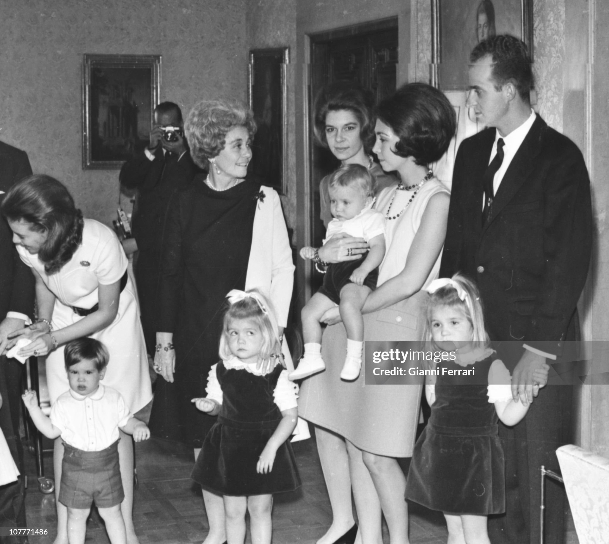 the-spanish-and-greek-royal-families-in-the-zarzuela-palace-anamaria-queen-of-greece-his-son.jpg