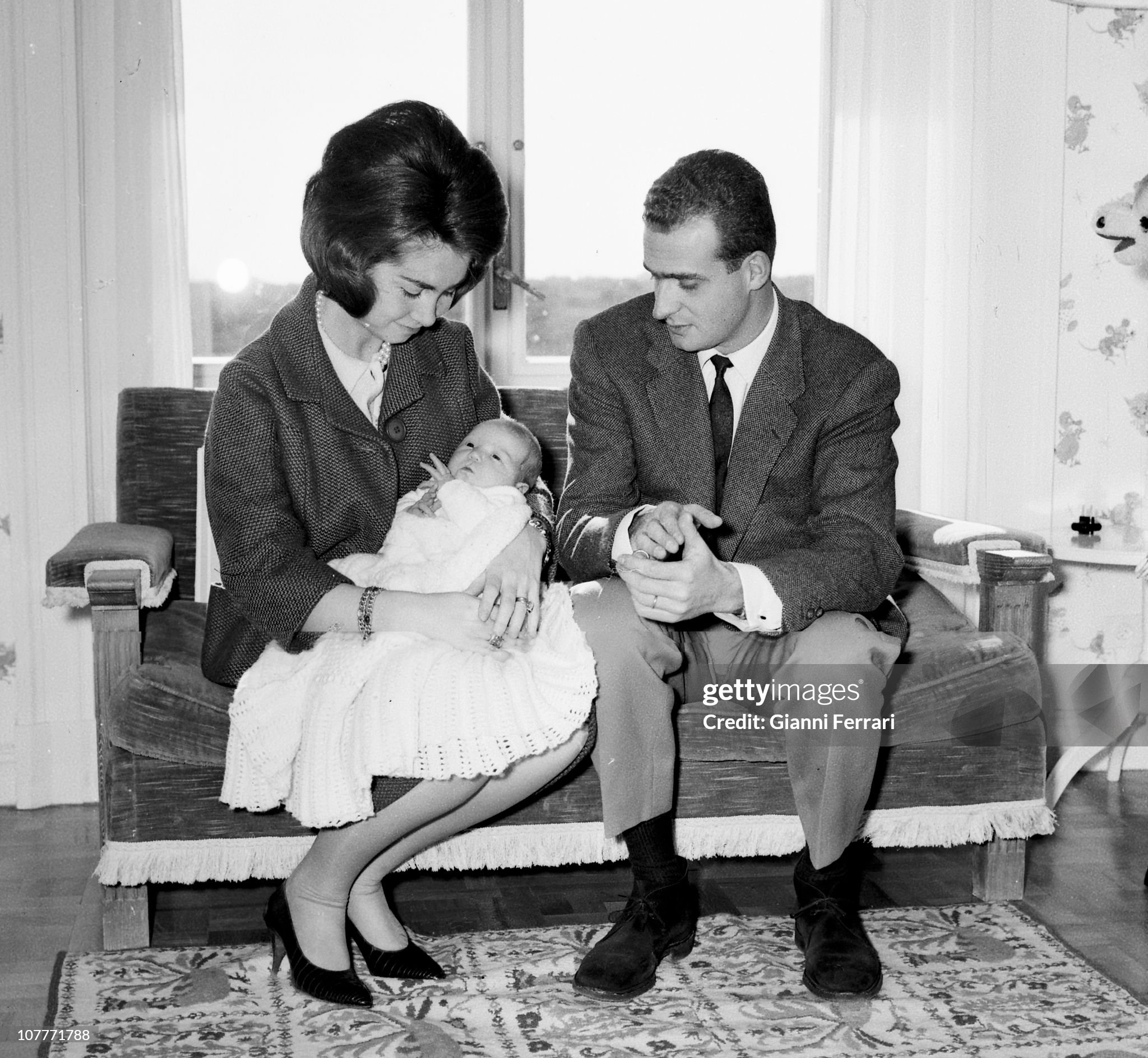 the-princes-juan-carlos-of-borbon-and-sofia-of-greece-along-with-his-daughter-elena-born.jpg