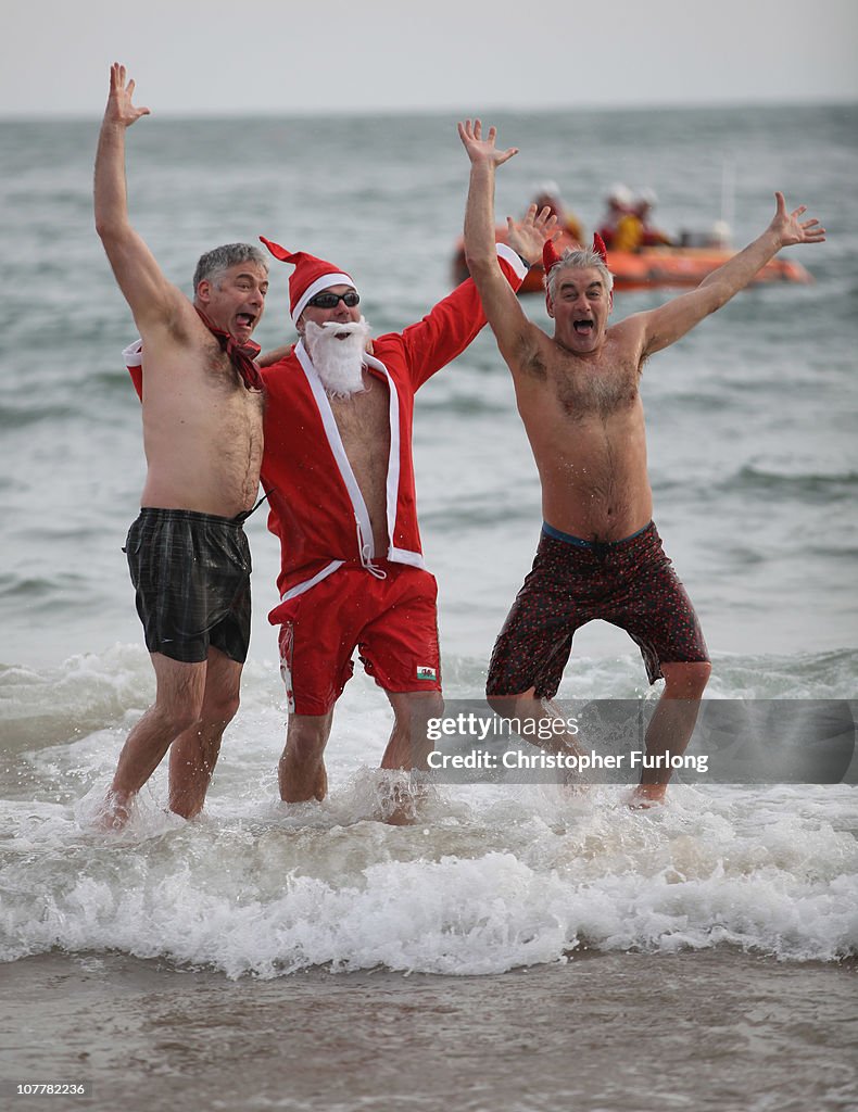 Enthusiasts Enjoy An Annual Boxing Day Dip In Freezing Temperatures