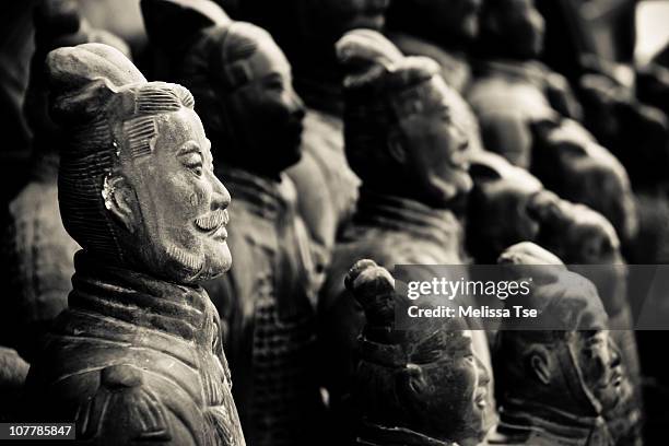 terracotta army - terracotta army stock pictures, royalty-free photos & images