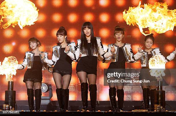 Ara perform during a press conference to promote KBS TV drama "Dream High" at the Kintex on December 27, 2010 in Goyang, South Korea.